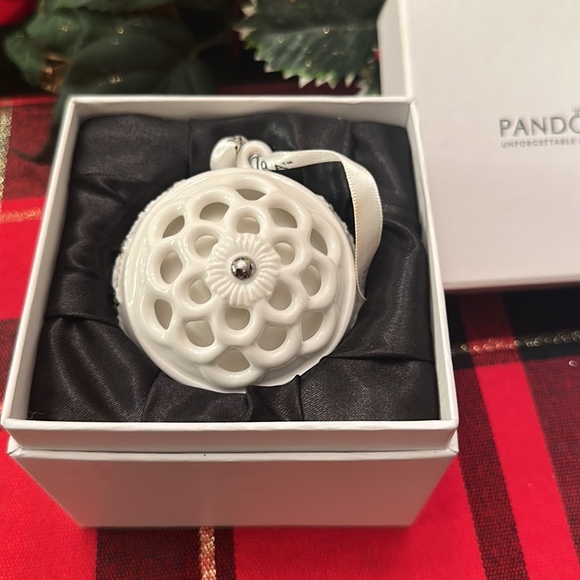 Pandora 2011 Christmas Ornament with white stamped Pandora hanging ribbon. - Picture 4 of 6